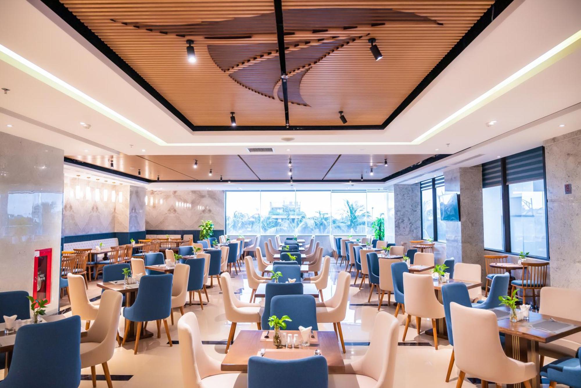 Canvas Danang Beach Hotel Exterior photo