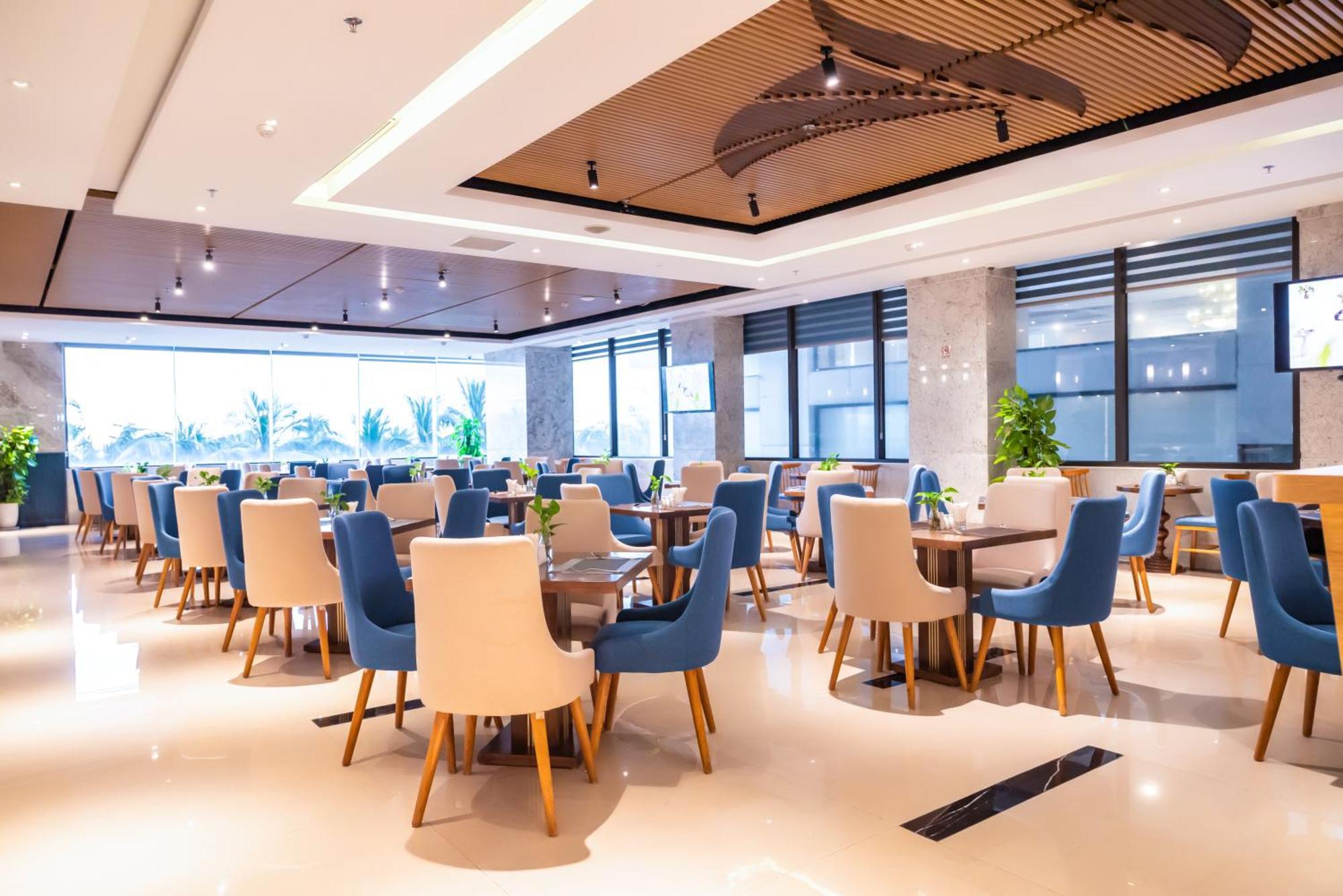 Canvas Danang Beach Hotel Exterior photo