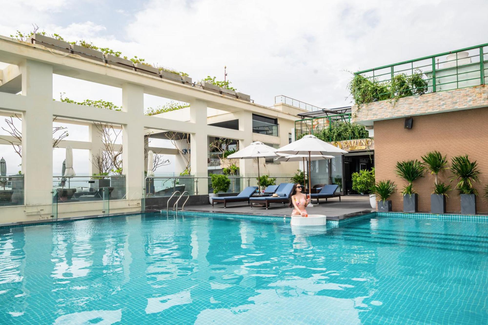 Canvas Danang Beach Hotel Exterior photo