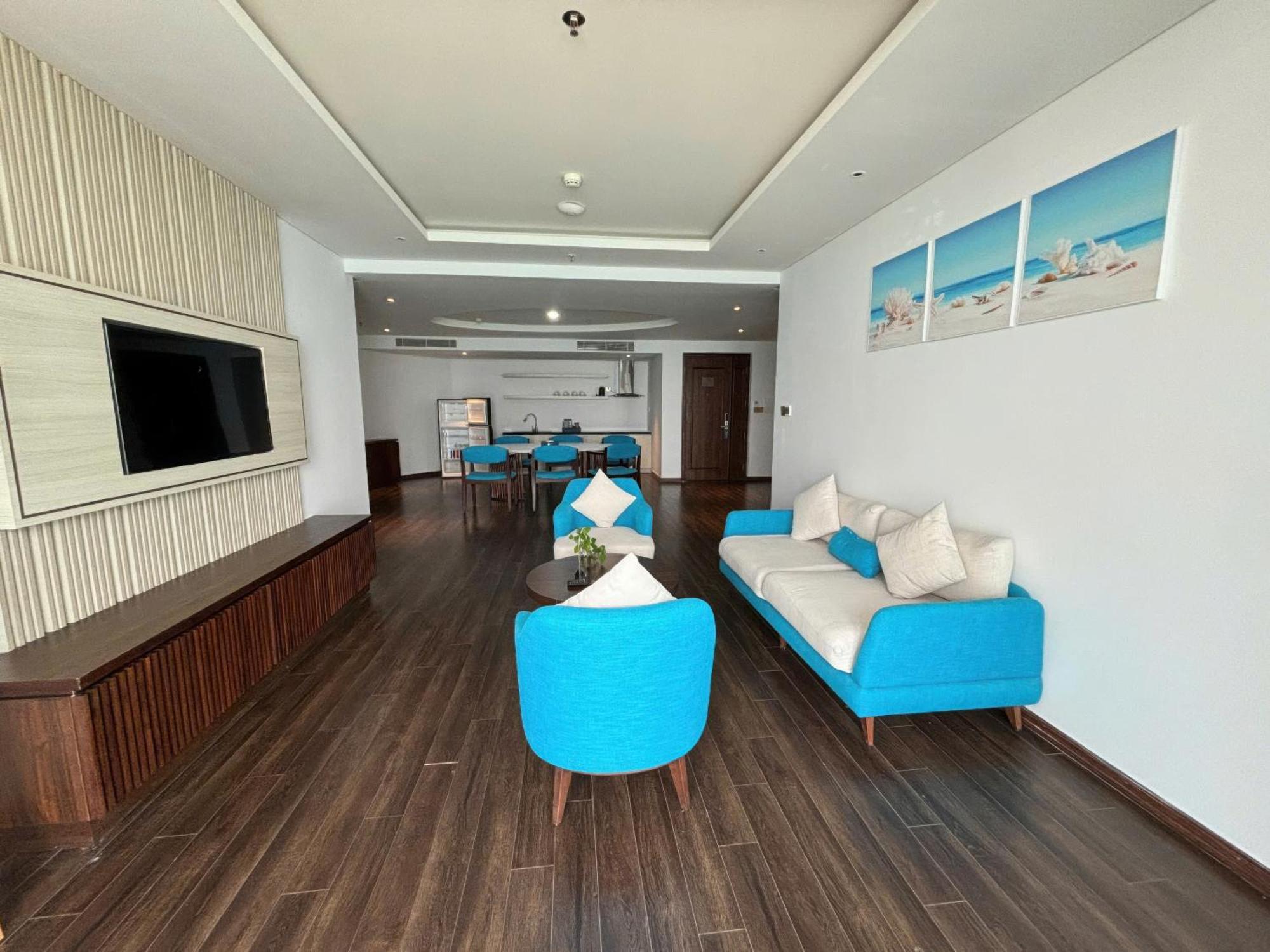 Canvas Danang Beach Hotel Exterior photo