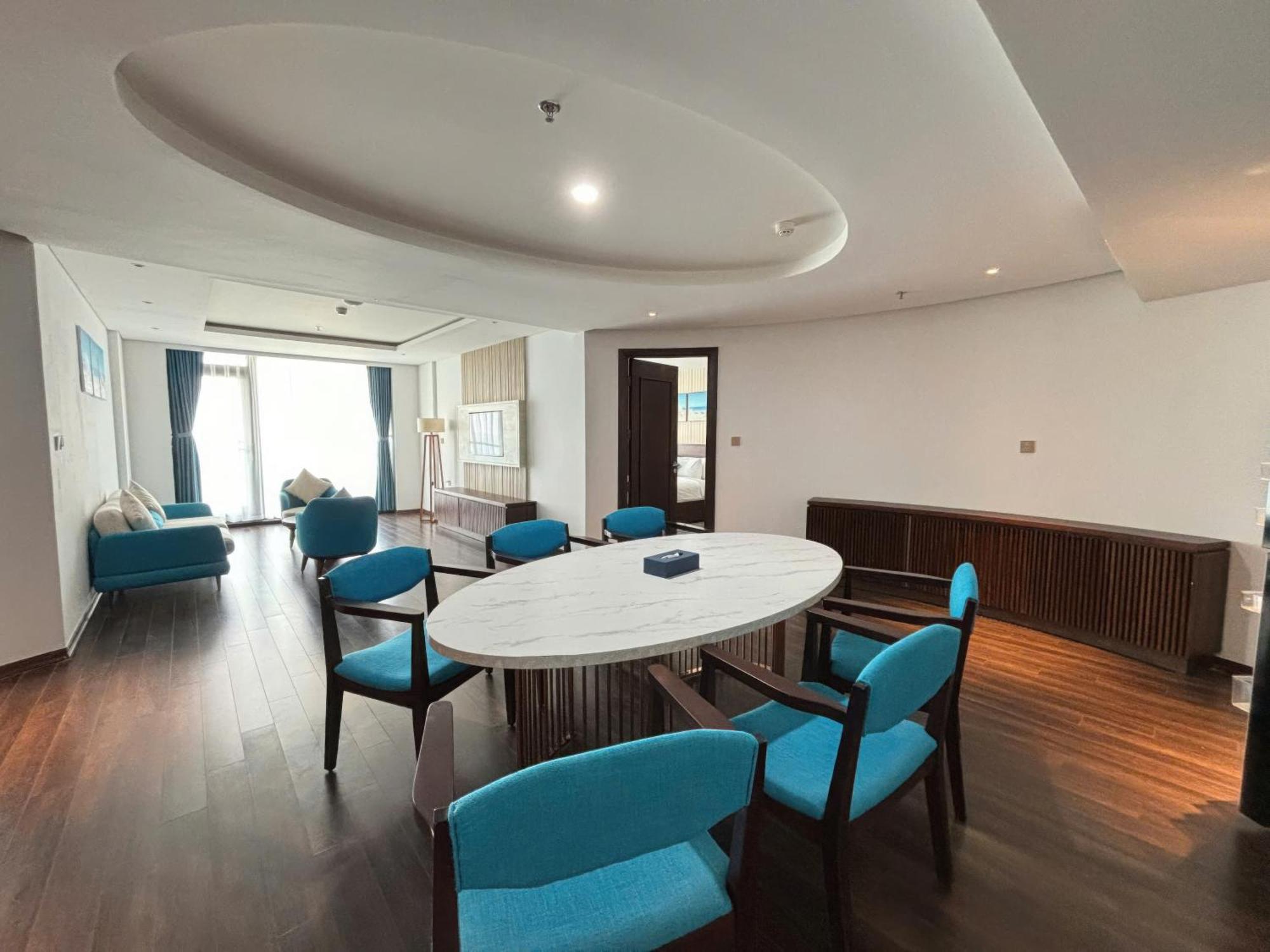Canvas Danang Beach Hotel Exterior photo