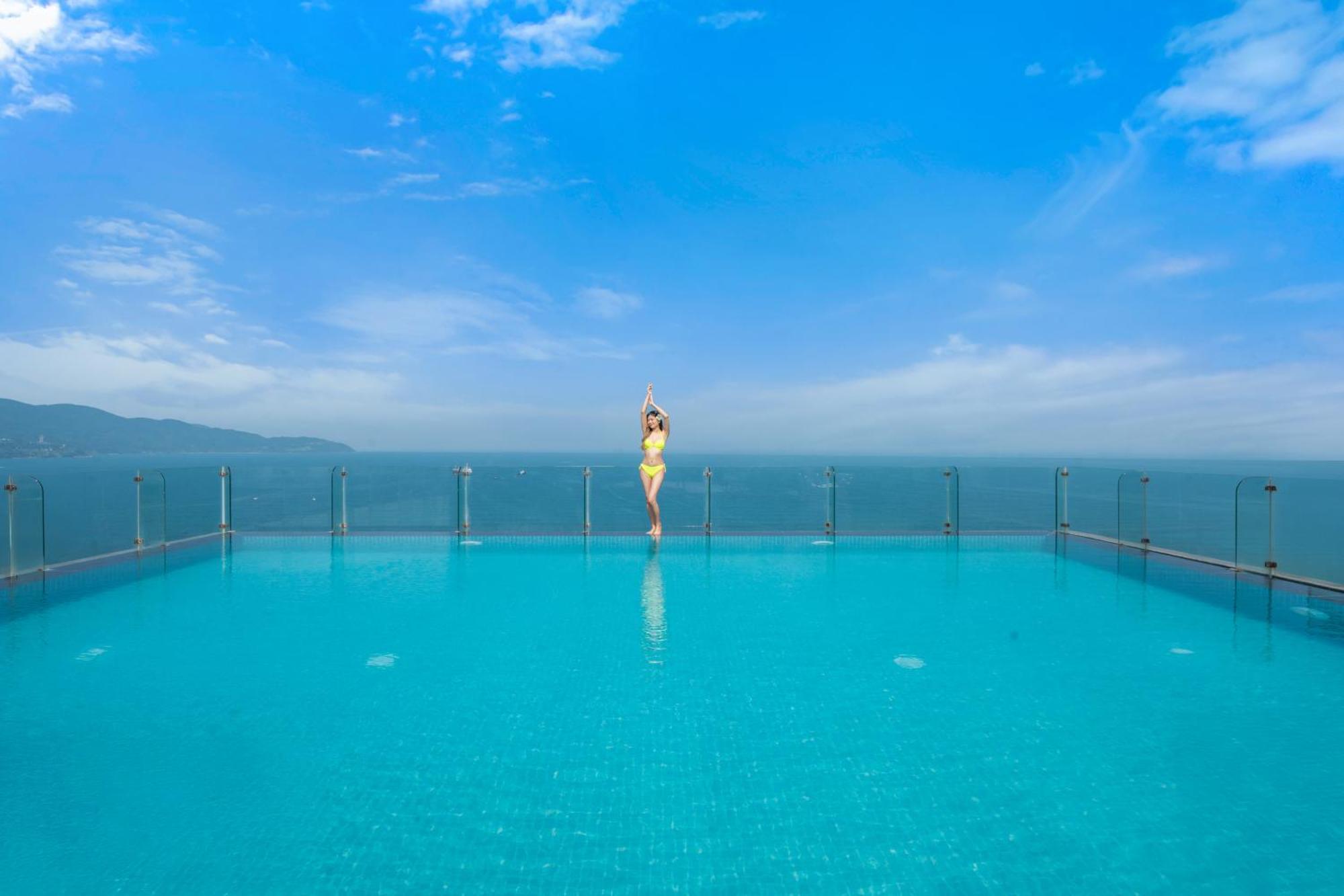 Canvas Danang Beach Hotel Exterior photo
