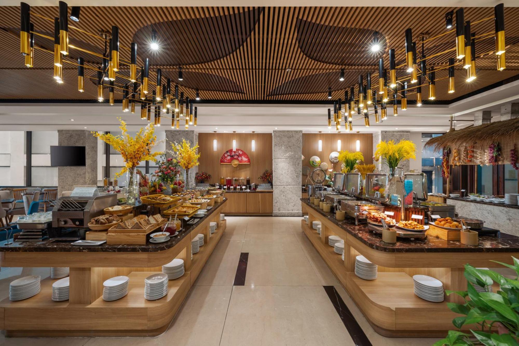 Canvas Danang Beach Hotel Exterior photo