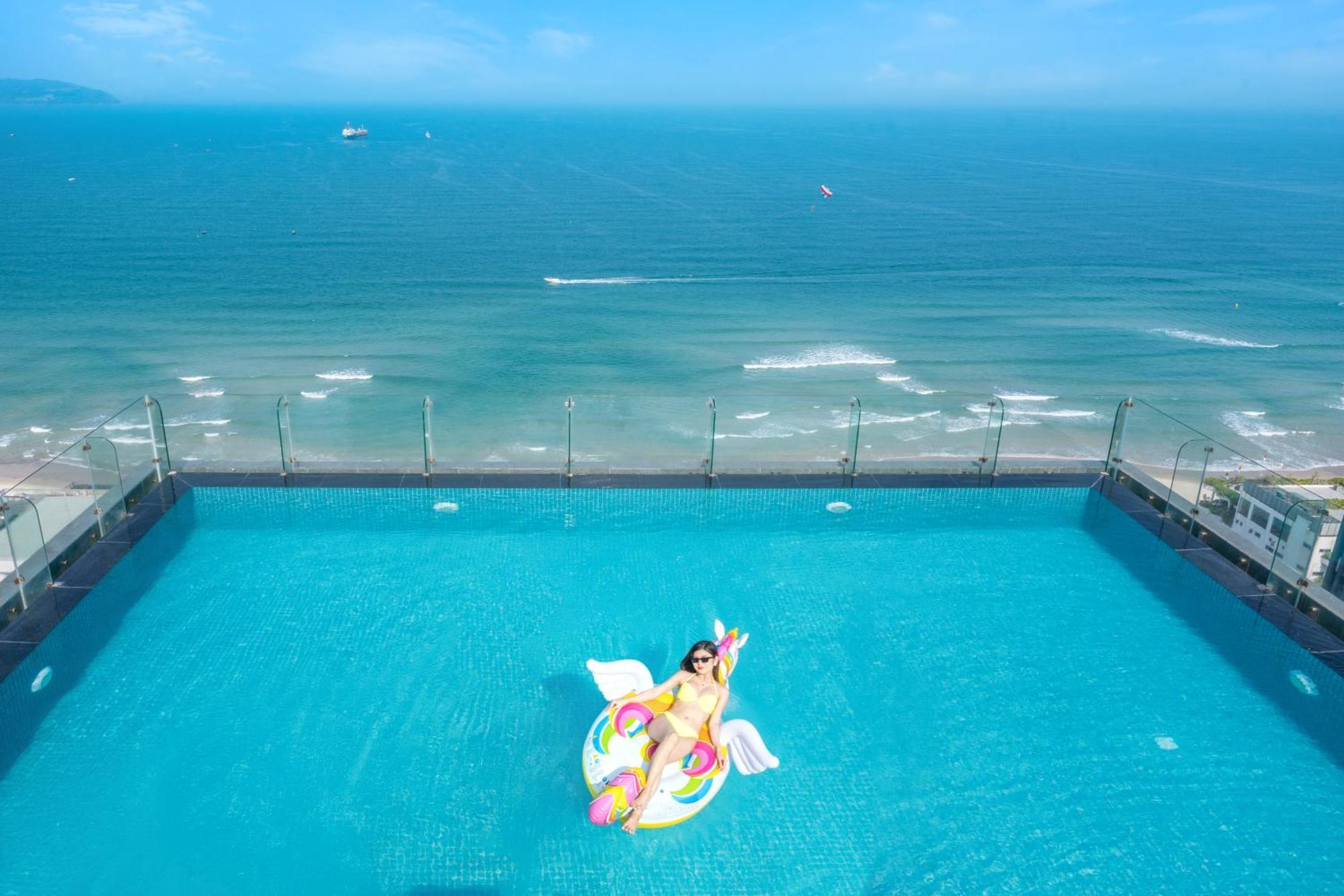 Canvas Danang Beach Hotel Exterior photo